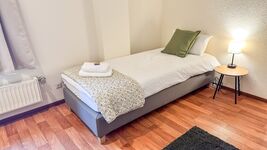 NI Innenstadt | 15 Betten | 3 Wohnungen | Küche | Parken 50m Zdjęcie 7 NI Innenstadt | 15 Betten | 3 Wohnungen | Küche | Parken 50m Zdjęcie 7