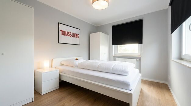 MH11 / TOMASZ-LIVING in DUISBURG - Modernes Bad + Smart TV Picture 3 MH11 / TOMASZ-LIVING in DUISBURG - Modernes Bad + Smart TV Picture 3