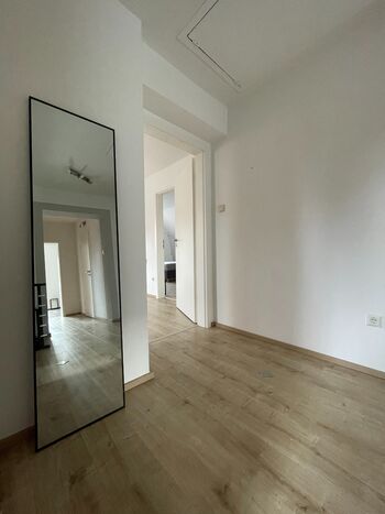 help2rent M1 - gr. Haus/Wohnung für Ihr Team - HI/SZ/PE 15 Min. Obrázok 2 help2rent M1 - gr. Haus/Wohnung für Ihr Team - HI/SZ/PE 15 Min. Obrázok 2