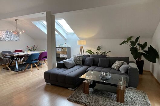 Wohnung 105 m2 für bis zu 6 Personen, zentral gelegen Wohnung 105 m2 für bis zu 6 Personen, zentral gelegen