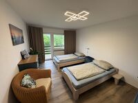 Wohnung 2: Zimmer mit 2 Einzelbetten und Balkon Wohnung 2: Zimmer mit 2 Einzelbetten und Balkon