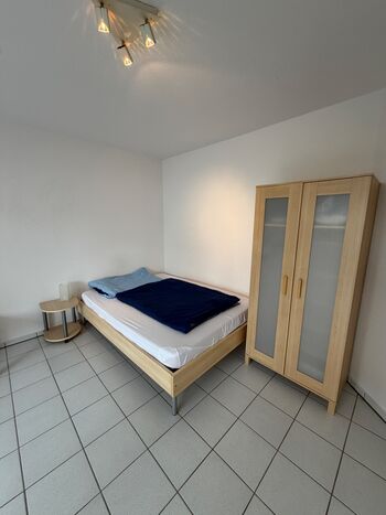 1 Zimmer Wohnung für 2 Gäste & TG Stellplatz 1 Zimmer Wohnung für 2 Gäste & TG Stellplatz