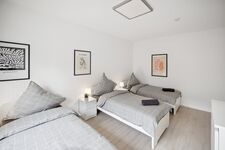 Guestroom in Frankfurt am Main Picture 10 Guestroom in Frankfurt am Main Picture 10
