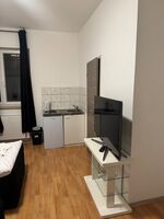 Zweibettzimmer mit Bad & Küche Zweibettzimmer mit Bad & Küche