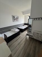 Zweibettzimmer mit Bad/Dusche Zweibettzimmer mit Bad/Dusche
