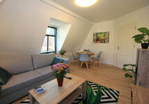 Großer Esstisch welchen man noch ausziehen kann um bequem mit 6Personen zu essen Großer Esstisch welchen man noch ausziehen kann um bequem mit 6Personen zu essen