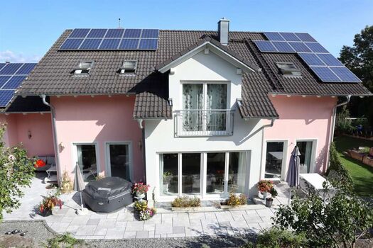 Großes Haus mit 10 Betten und 2 Badezimmer, Nahe A94, ruhig. Bild 2 Großes Haus mit 10 Betten und 2 Badezimmer, Nahe A94, ruhig. Bild 2