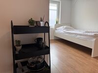 Moderne Einzel - und Doppelzimmer mit eigenem Bad und Gemeinschaftsküche Bild 4 Moderne Einzel - und Doppelzimmer mit eigenem Bad und Gemeinschaftsküche Bild 4