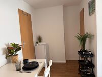 Moderne Einzel - und Doppelzimmer mit eigenem Bad und Gemeinschaftsküche Bild 3 Moderne Einzel - und Doppelzimmer mit eigenem Bad und Gemeinschaftsküche Bild 3