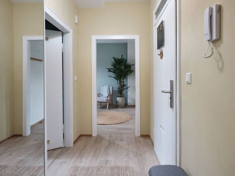 VW + CONTI 2 min | KÜCHE | Garten/Grill | 18 Euro/Gruppe | Parkplatz Bild 2 VW + CONTI 2 min | KÜCHE | Garten/Grill | 18 Euro/Gruppe | Parkplatz Bild 2