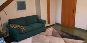 Sofa und Kleiderschrank Sofa und Kleiderschrank