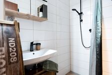 Eigenes Duschbad mit WC Eigenes Duschbad mit WC