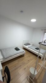 2 Wohneinheiten für bis zu 12 Personen (5 Personen + 7 Personen) Bild 10 2 Wohneinheiten für bis zu 12 Personen (5 Personen + 7 Personen) Bild 10