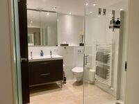 Bad mit Dusche  Bad mit Dusche