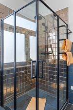 Golden Lion - Parkplatz - Sport - Messe Bild 16 Golden Lion - Parkplatz - Sport - Messe Bild 16