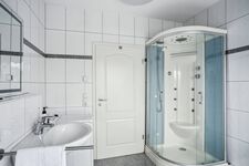 OARA | 5 BR · 10 Beds · Flexible 2-Unit House Picture 23 OARA | 5 BR · 10 Beds · Flexible 2-Unit House Picture 23