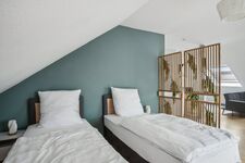 OARA | 5 BR · 10 Beds · Flexible 2-Unit House Picture 22 OARA | 5 BR · 10 Beds · Flexible 2-Unit House Picture 22