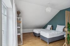 OARA | 5 BR · 10 Beds · Flexible 2-Unit House Picture 7 OARA | 5 BR · 10 Beds · Flexible 2-Unit House Picture 7