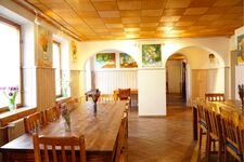 Viel Platz für gemeinsame Essen, Besprechungen & Co. Viel Platz für gemeinsame Essen, Besprechungen & Co.