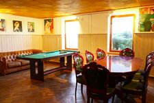 Eine Partie Billiard für den geselligen Abschluss des Tages Eine Partie Billiard für den geselligen Abschluss des Tages