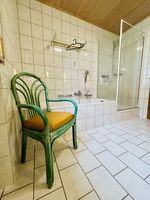 Vollausgestattete große Wohnung mit Balkon und Parkplatz Bild 17 Vollausgestattete große Wohnung mit Balkon und Parkplatz Bild 17