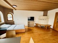 Vollausgestattete große Wohnung mit Balkon und Parkplatz Bild 1 Vollausgestattete große Wohnung mit Balkon und Parkplatz Bild 1