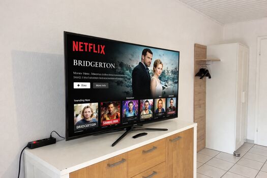 Smart TV (Kein Netflix ) Smart TV (Kein Netflix )