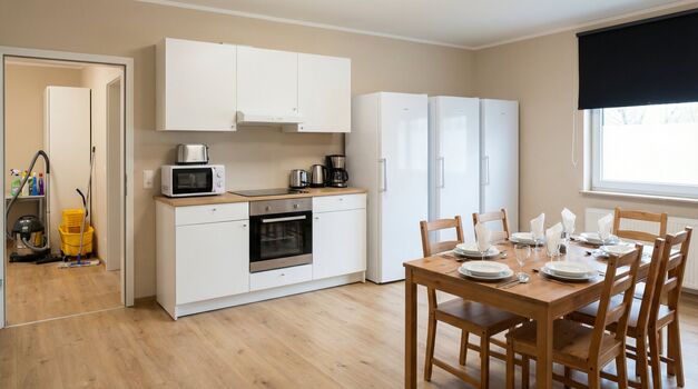 MH1 / TOMASZ-LIVING in MÜLHEIM - Großes Zimmer + WLAN Picture 4 MH1 / TOMASZ-LIVING in MÜLHEIM - Großes Zimmer + WLAN Picture 4