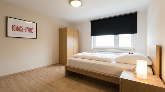 MH1 / TOMASZ-LIVING in MÜLHEIM - Großes Zimmer + WLAN Picture 3 MH1 / TOMASZ-LIVING in MÜLHEIM - Großes Zimmer + WLAN Picture 3