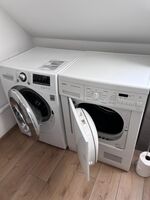 Waschmaschine und Trockner Waschmaschine und Trockner