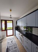 Eine voll ausgestattete Küche Eine voll ausgestattete Küche