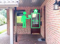 Eingangsbereich mit elektronischem Schloss Eingangsbereich mit elektronischem Schloss