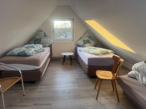Top Monteuerzimmer - Bei Bonn - A3, Wifi, Parkplätze, Terrasse, Küche Top Monteuerzimmer - Bei Bonn - A3, Wifi, Parkplätze, Terrasse, Küche