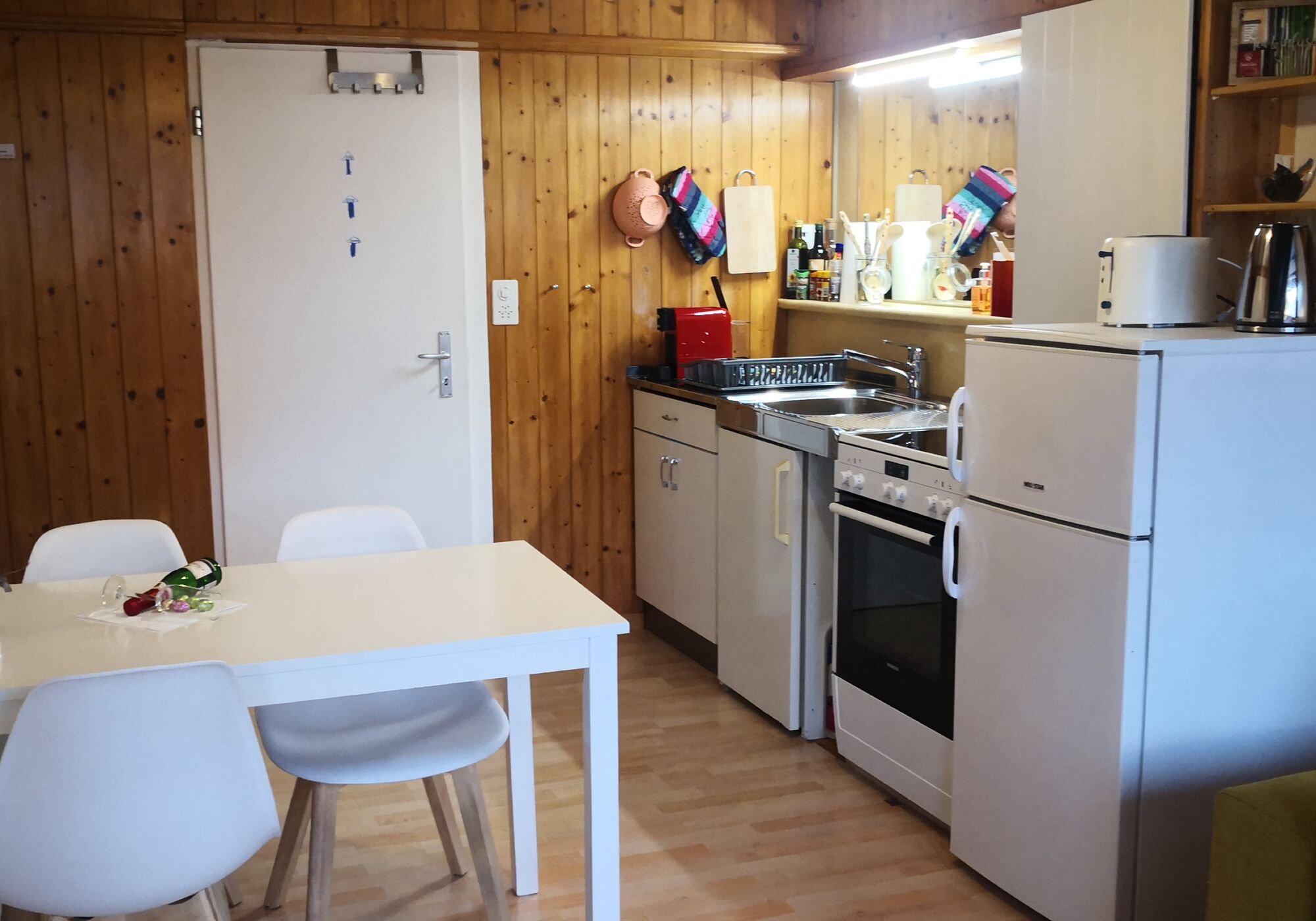 Esstisch mit Küche Esstisch mit Küche