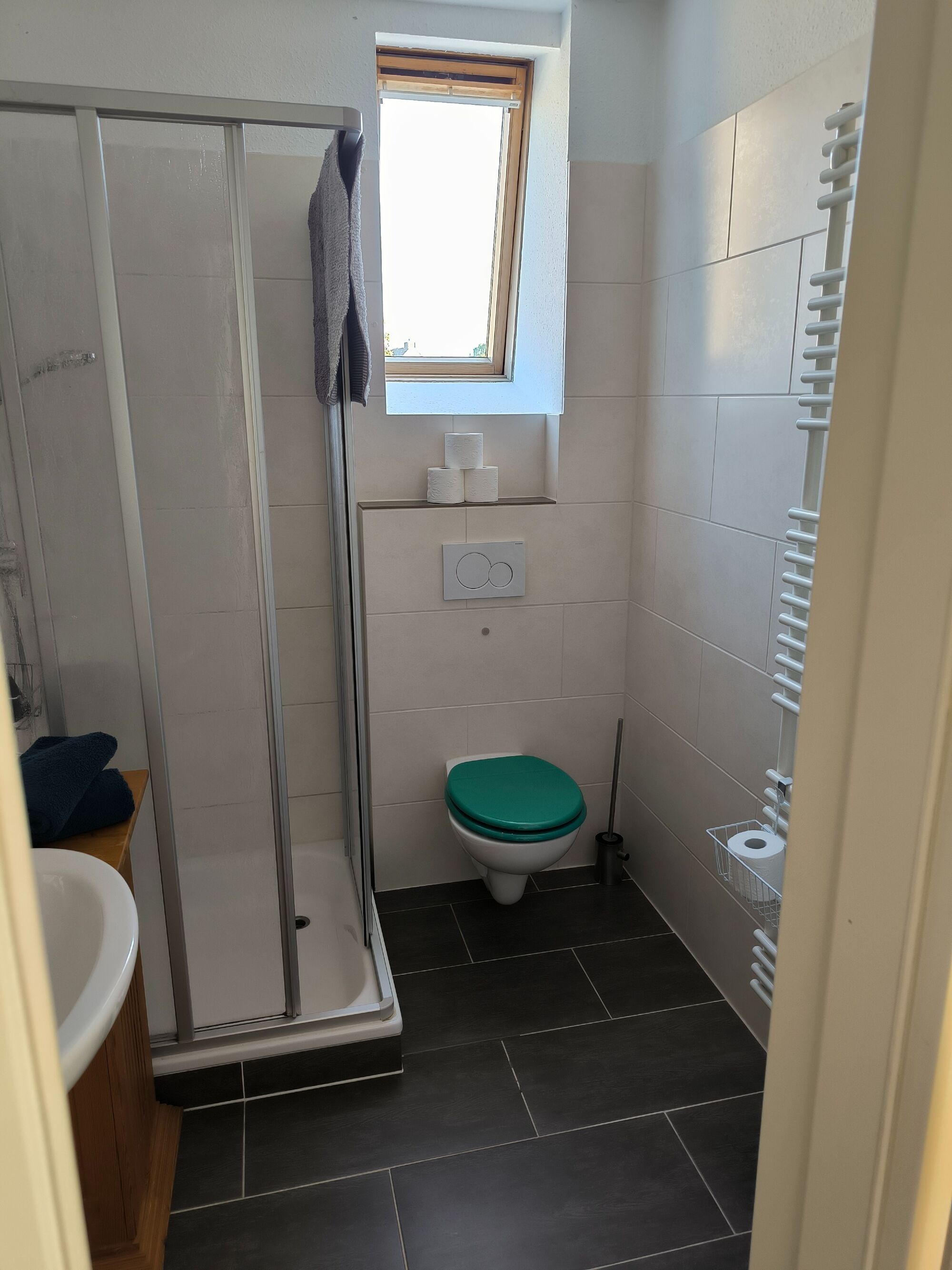 Bad mit Dusche Bad mit Dusche