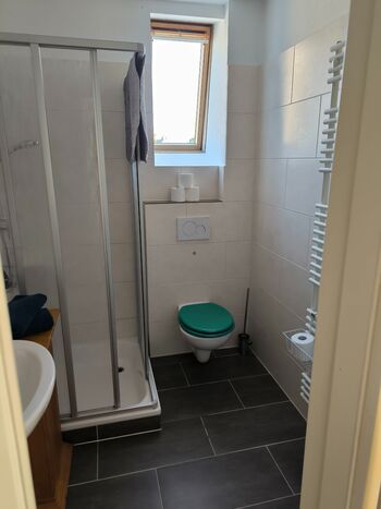 Bad mit Dusche Bad mit Dusche