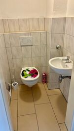 WC WC