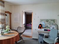 Büro mit Sitzgelegenheit 1. Obergeschoss Büro mit Sitzgelegenheit 1. Obergeschoss