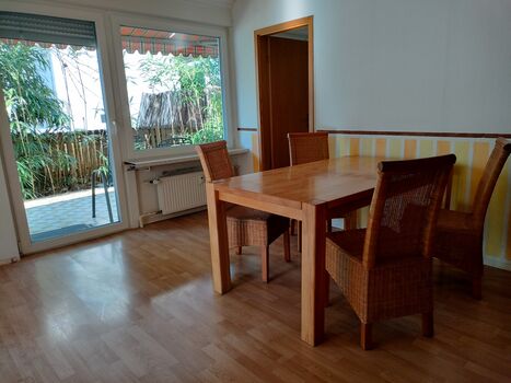 S-1 Mietangebote.Info -4 Zi, 90qm, EBK, Gäste WC, TV, Wifi Bild 3 S-1 Mietangebote.Info -4 Zi, 90qm, EBK, Gäste WC, TV, Wifi Bild 3