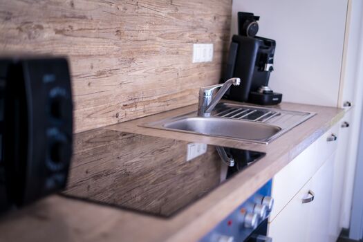 modernes Apartment 1-2 Personen mit Terrasse Blick ins Grüne modernes Apartment 1-2 Personen mit Terrasse Blick ins Grüne