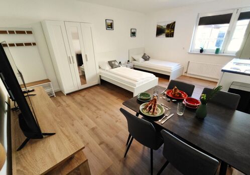 2 Zimmer Wohnung, für 4 Personen Einzelbetten (Nr. 7 + 8) 2 Zimmer Wohnung, für 4 Personen Einzelbetten (Nr. 7 + 8)