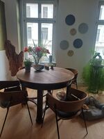 Esstisch im Wohnzimmer zur alleinigen Nutzung Esstisch im Wohnzimmer zur alleinigen Nutzung