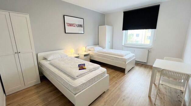 MH13 / TOMASZ-LIVING in DUISBURG - Einzelzimmer mit Schreibt Picture 3 MH13 / TOMASZ-LIVING in DUISBURG - Einzelzimmer mit Schreibt Picture 3