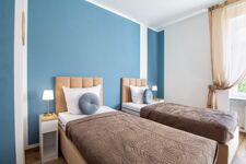 2 getrennte Boxspring-Betten, funktional auch als Doppelbett nutzbar, im großen Schlafzimmer 2 getrennte Boxspring-Betten, funktional auch als Doppelbett nutzbar, im großen Schlafzimmer
