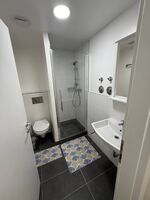 Badezimmer mit Dusche Badezimmer mit Dusche