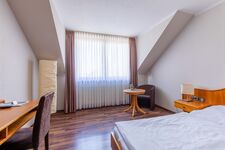 Salí Homes | Hotel zum Dorfbrunnen - Bornheim Bild 3 Salí Homes | Hotel zum Dorfbrunnen - Bornheim Bild 3