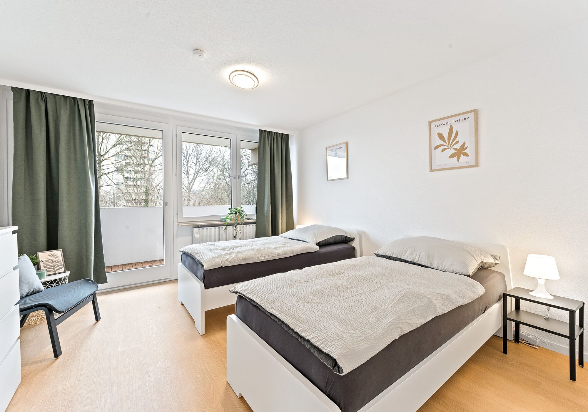 Doppelzimmer (mittel) Doppelzimmer (mittel)