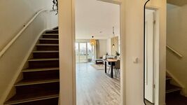 🪜 Treppe: die Wohnung geht über zwei Etagen 🪜 Treppe: die Wohnung geht über zwei Etagen