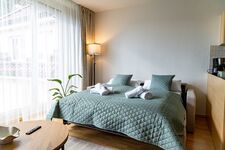 Wohnzimmer mit Schlafcouch (inkl. Matratze) Wohnzimmer mit Schlafcouch (inkl. Matratze)