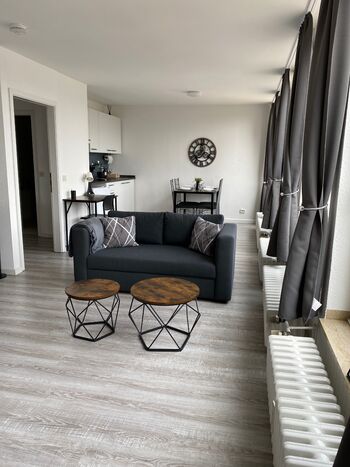 Modernes Apartment mit Balkon Innenstadt 5.OG mit Fahrstuhl Zdjęcie 2 Modernes Apartment mit Balkon Innenstadt 5.OG mit Fahrstuhl Zdjęcie 2